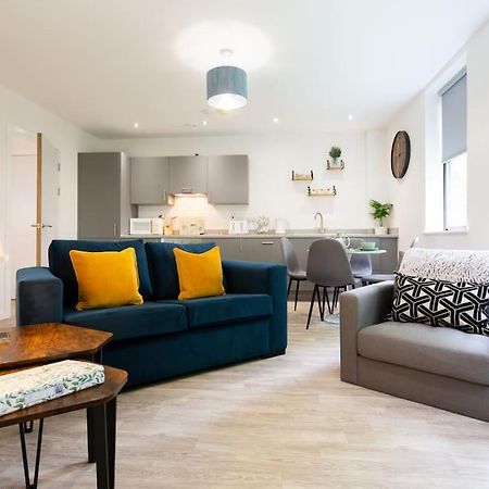 Polly'S Place Apartment Taunton & Free Off Road Parking & Wifi エクステリア 写真
