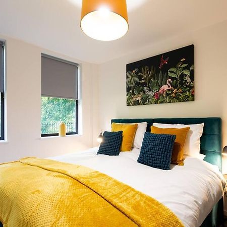 Polly'S Place Apartment Taunton & Free Off Road Parking & Wifi エクステリア 写真