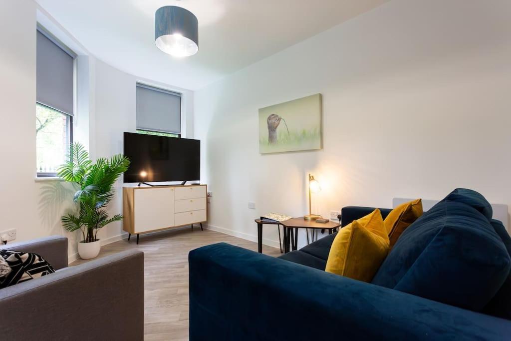 Polly'S Place Apartment Taunton & Free Off Road Parking & Wifi エクステリア 写真